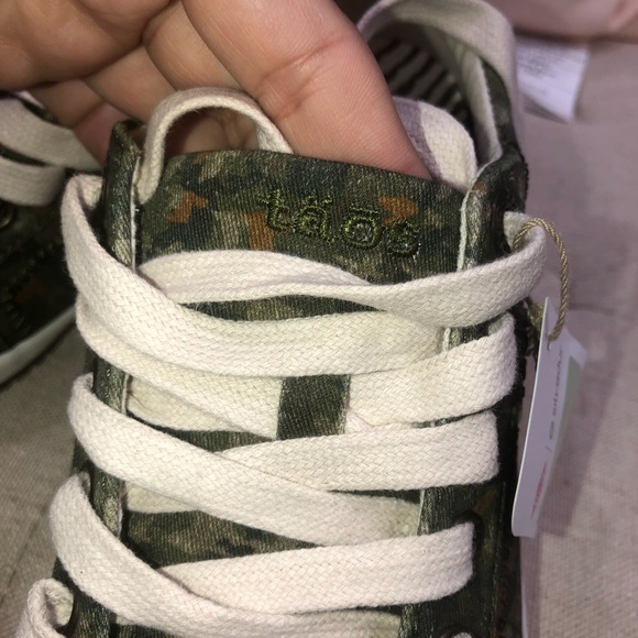 Taos NWOB! Star Desert Dark Camo Print Sneakers - Picture 10 of 10